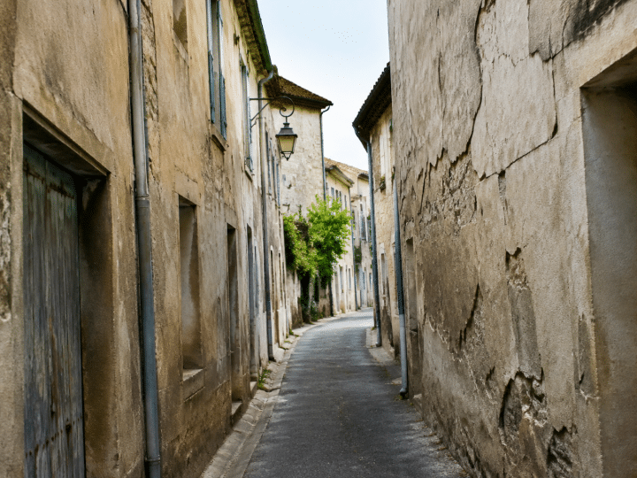 Quels sont les quartiers à éviter à Sorgues et pour quelles raisons ?